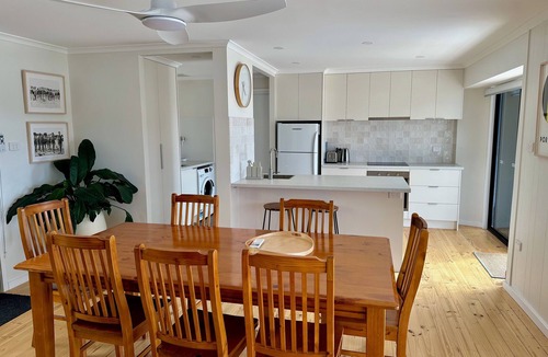Port Elliot House | Beautiful home 150m to Boomer Beach with views to the hills, sleeps 8.