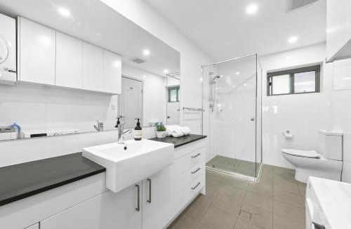 Hornsby Apartment | Beautiful Home close to Shopping Mall and Train Hornsby