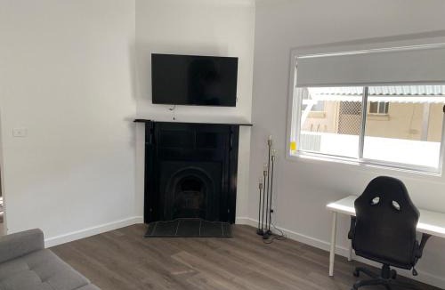 Wagga Wagga House | Beautiful On Broad in Central