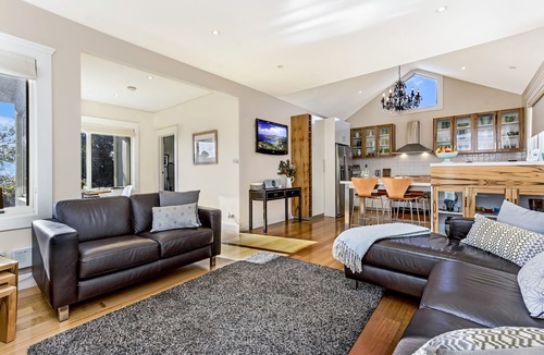 West Launceston Cottage | Beautiful Private Retreat Near Gorge/CBD, Free Breakie Hamper, Wifi & More