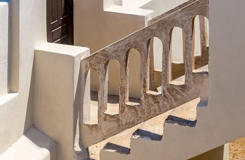 Pyrgos Villa | Beautiful Santorini Villa | 1 Bedroom Suite | Villa Laxus | Pyrgos