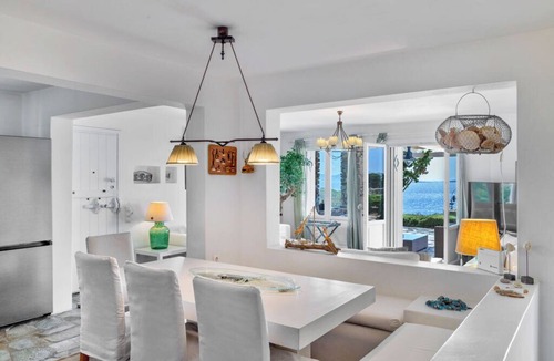 Antiparos House | Beautiful summer villa surrounded by the sea