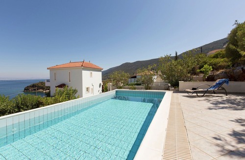 Samos Town Villa | Beautiful Villa in Agia Paraskevi Samos with Swimming Pool