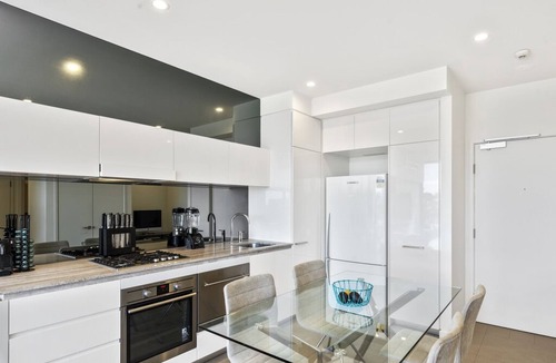 Zetland Apartment | Beautifully appointed lifestyle abode - central to beach, airport and CBD