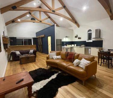 Wattle Grove Bed & Breakfast | Bed and breakfast