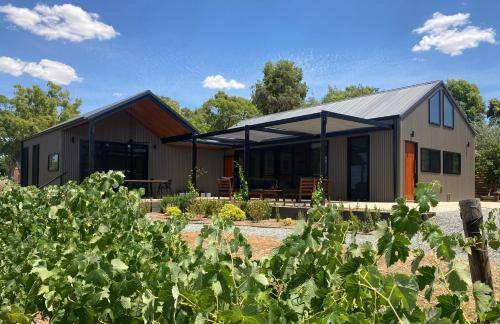Mintaro Bed & Breakfast | Bed and breakfast ∙ 2 bedrooms ∙ 4 guests