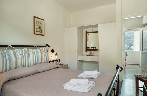 Telendos Bed & Breakfast | Bed and Breakfast 'Hotel Suite No 7' with Sea View, Wi-Fi and Air Conditioning