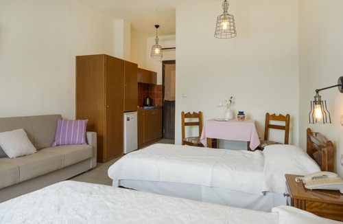 Telendos Bed & Breakfast | Bed and Breakfast 'King Studio No 9' with Sea View, Wi-Fi and Air Conditioning