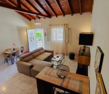 Petriti Apartment | Bella Casa