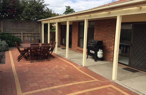 Sale House | Bella House Short/Long Stay Accommodation. Fully furnished - Feels like home.