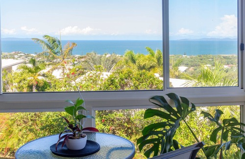 Taranganba Apartment | Bella Vista Yeppoon. Spectacular Ocean Views with Continental Breakfast