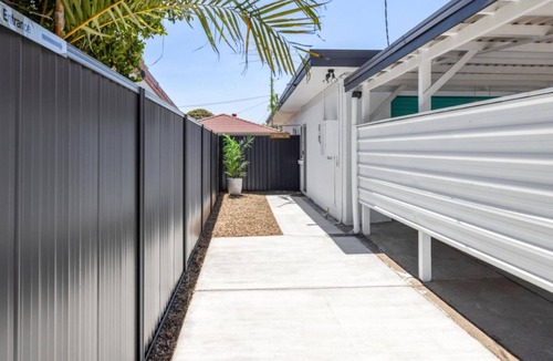 Bellara House | Bellara Springs - walk to the water