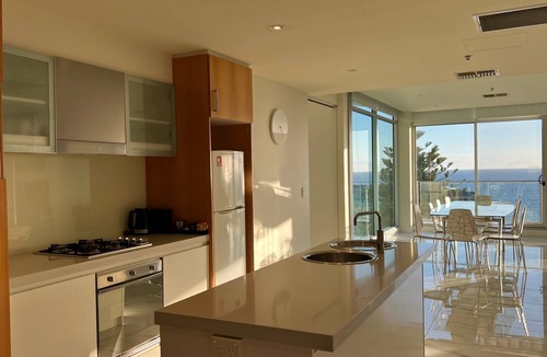 Glenelg Apartment | Belle Escapes - Glenelg Skyline Penthouse