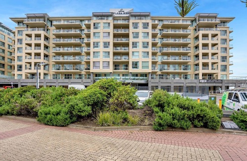 Glenelg Apartment | Belle Escapes - Park View Family Stay at the Pier