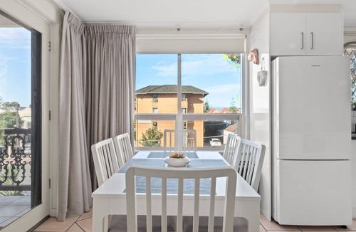 Glenelg Apartment | Belle Escapes - Sunny Siesta at Glenelg