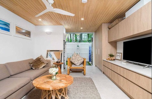 Belongil Apartment | Belongil Beach Pad Byron Bay