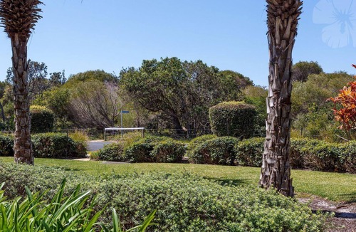 Hawks Nest Apartment | Bennett’s by the Beach - Direct beach access – footsteps away