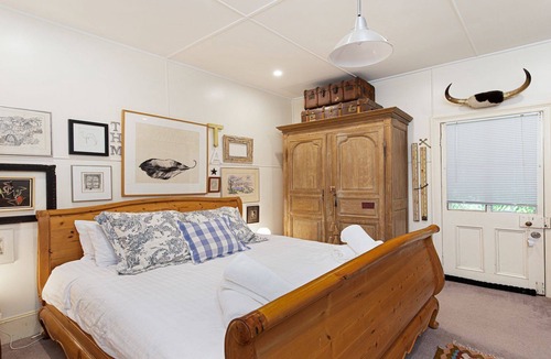 Brogers Creek Cottage | Berry Mountain Hideaway – peaceful retreat boasting the most spectacular views of Kangaroo Valley