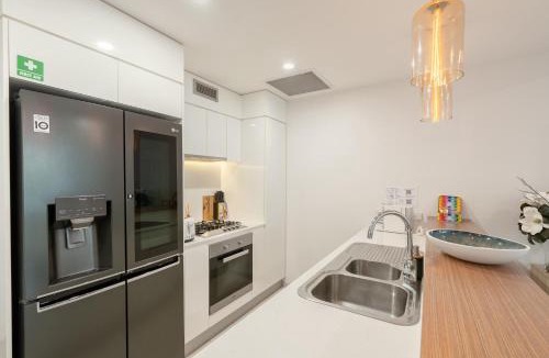 Spring Hill Apartment | Best Location 2-Bed with Gym Pool 7-min From CBD
