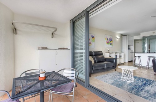 Cairns Central Business District Apartment | Best Location in Cairns - Ocean Views