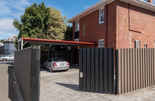 North Hobart House | Best on Letitia Central spacious stylish sleeps 6