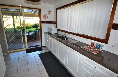 Vincentia Apartment | Best views of Jervis Bay, A/C,heating, free Internet & beautiful large apartment