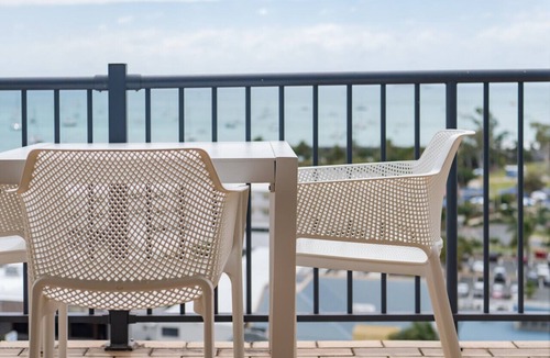 Airlie Beach Apartment | BEST VIEWS, POOL, SPA, CLOSE TO EVERYTHING