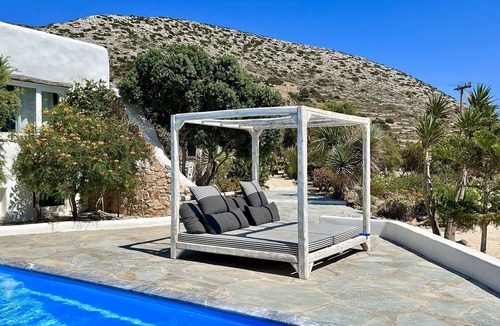 Paros Villa | Best villa for a group of family and friends !