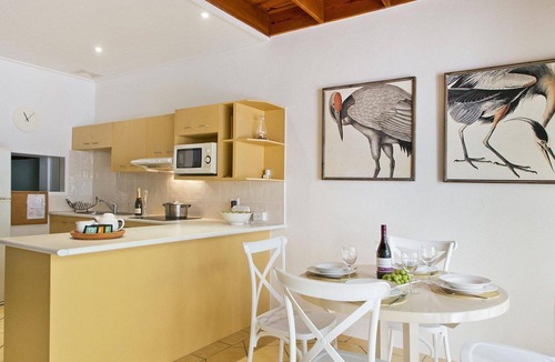 Noosa Heads House | Between Noosa Junction & iconic Hastings St