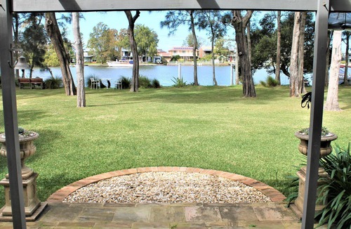 Dora Creek House | Between Waters at Dora Creek