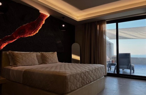 Kamari Apartment | Bevimar Suites with Private Pool and Non Heated Jacuzzi