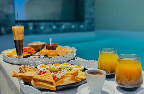 Kamari Apartment | Bevimar Suites with Private Pool and Non Heated Jacuzzi