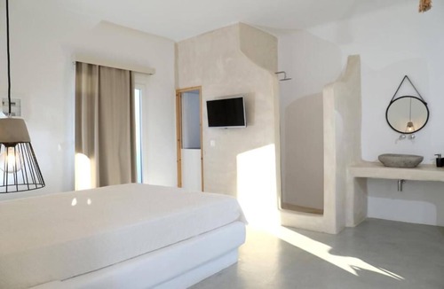 Kastraki House | BH440 - C - Suite Naxos