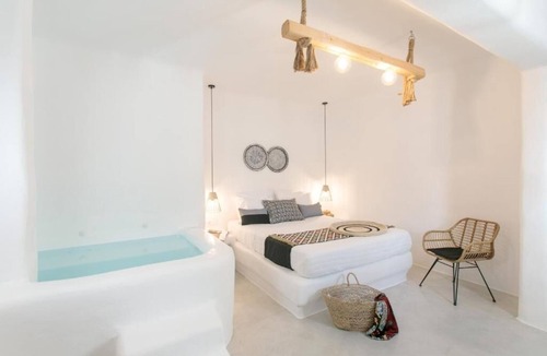 Kastraki House | BH445 - C - Suite Naxos