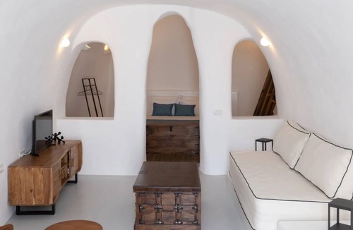 Tholos Apartment | BH553 - C - Suite Santorini