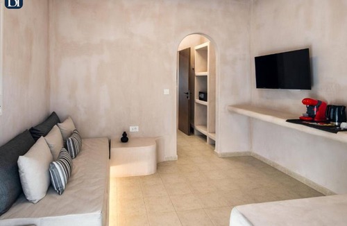 Karterados Apartment | BH583 - C - Suite Santorini