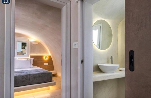 Karterados House | BH588 - C - Suite Santorini