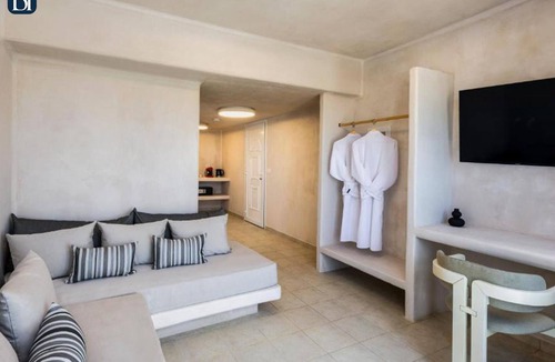 Karterados House | BH589 - C - Suite Santorini