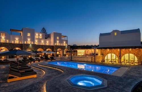 Karterados Apartment | BH590 - C - Suite Santorini