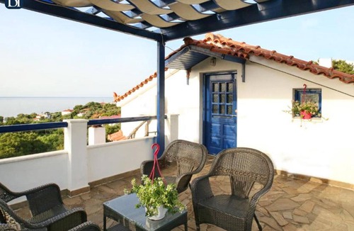 Ikaria House | BH682 - C - Room Ikaria