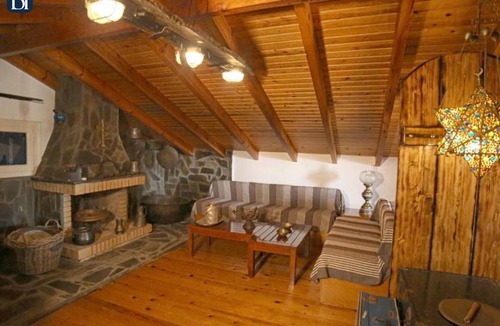 Ikaria House | BH682 - C - Room Ikaria