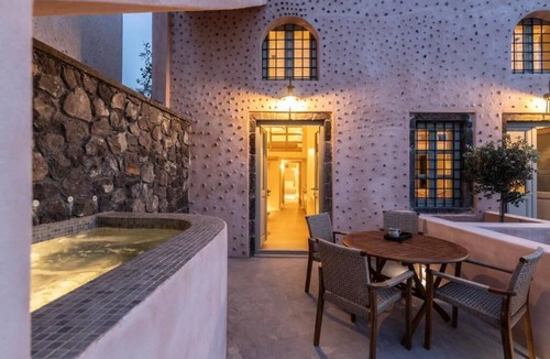 Vothon Apartment | BH925 - C - Suite Santorini