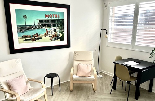 Elizabeth Bay Apartment | Big studio in the heart of Potts Point