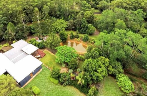 Black Mountain House | BILLABONG Noosa Hinterland Holiday House
