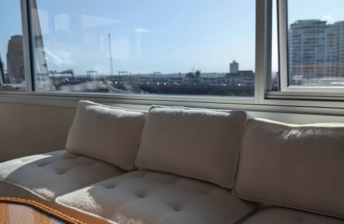 Kirribilli Apartment | Billion Dollar View | Spacious CBD Apartment 2bdr