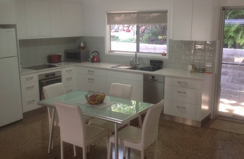 Coolum Beach House | Billy's Beach Retreat-Coolum Beach- Pet friendly home-linen included-free Wi-Fi