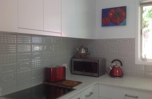 Coolum Beach House | Billy's Beach Retreat-Coolum Beach- Pet friendly home-linen included-free Wi-Fi