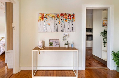 Manningham Villa | Birkinshaw Villa (3 Bedroom with Parkings)