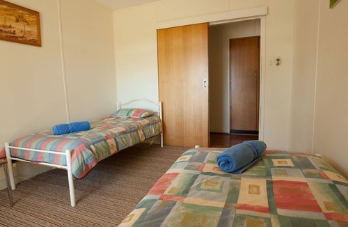 Orroroo Hotel | Black Jack Get-A-Way Magpies Nest