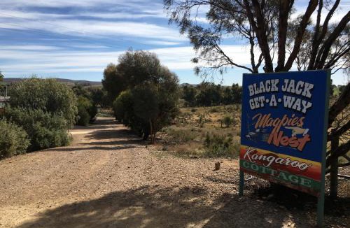 Orroroo House | Black Jack Get-A-Way "Magpies Nest"
